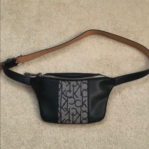 CALVIN KLEIN ADJUSTABLE FANNY PACK